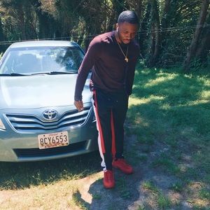 Meet your Posher, Emmanuel